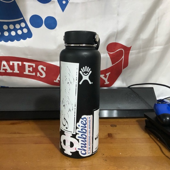 Hydro flask 40oz - Picture 1 of 3